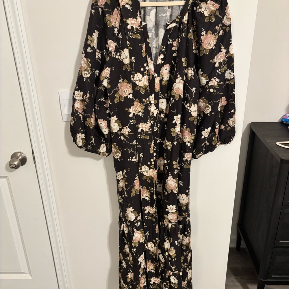 Tuckernuck Black and Gray Floral Garment